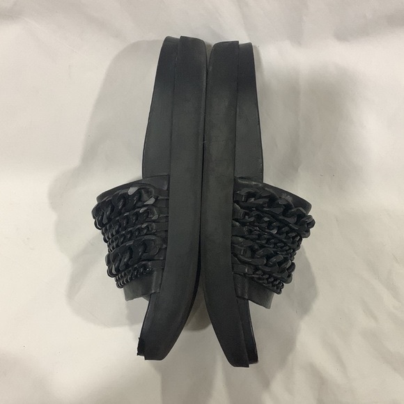 🔥1/2 of Summer Sale!🔥 KENDALL & KYLIE “Shiloh”  Matte Black Chain Link Slides - Picture 2 of 8
